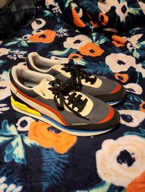 MENS Puma Sneakers
